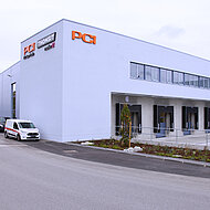 PCI weiht neues hochmodernes Lieferzentrum in Augsburg ein