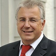 Peter Sarantis gibt Vorsitz ab