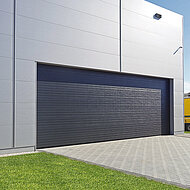 WISNIOWSKI: Industrietor lässt die Kälte draußen