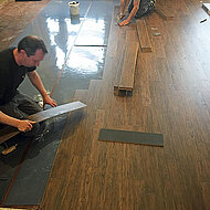 Eine ruhige Hotel-Atmosphäre durch Kork