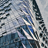 HUECK: EINE ATMENDE FASSADE – MACKIMMIE TURM IN KANADA MIT LEISTUNGSFÄHIGER DOPPELFASSADE AUF BASIS DER HUECK TRIGON UNIT L