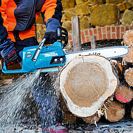 MAKITA: Eine Akku-Säge für die dicken Bretter 