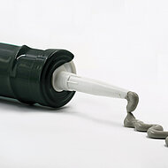 Kömmerling: Polyurethan-Klebstoff für das Direct Glazing