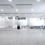 Geze: Selbsttätige Elementverriegelung durch Bewegen der Elemente