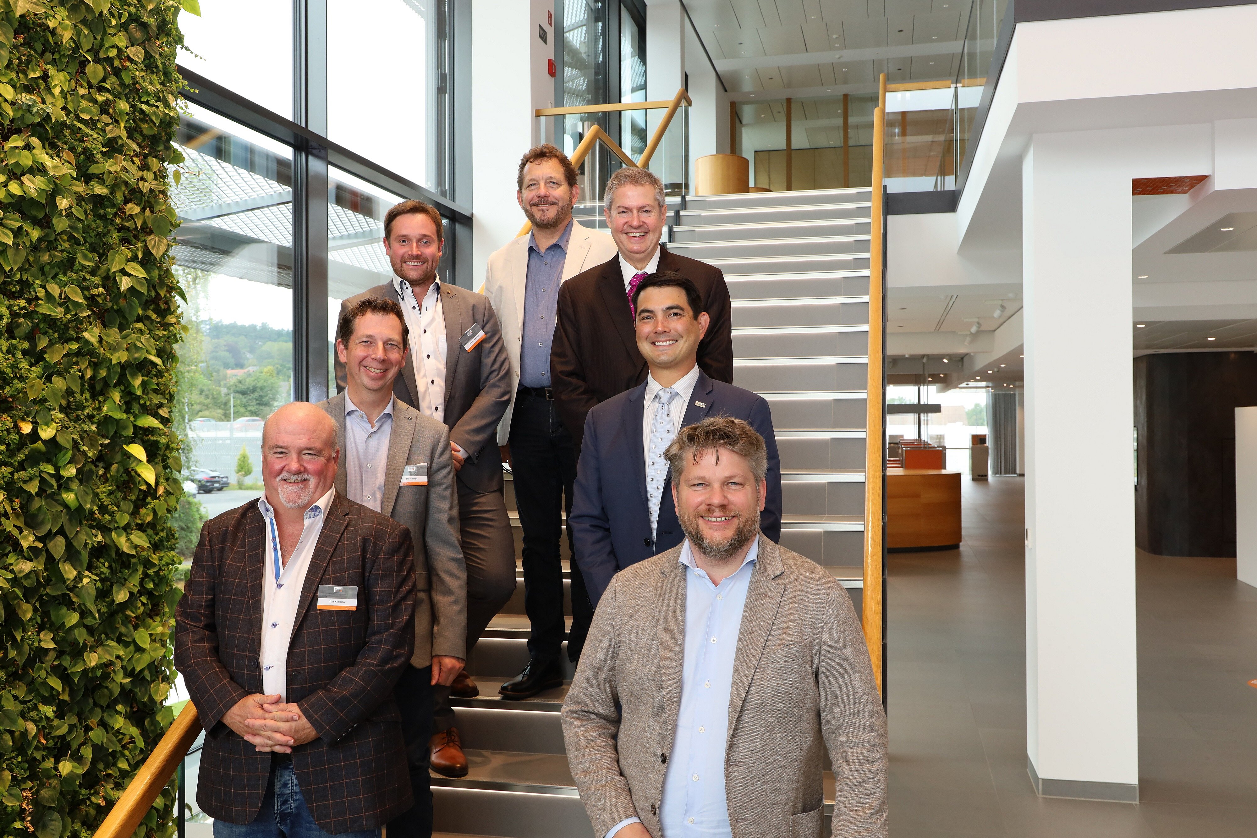 TCNA-Vorstand zu Gast bei Schlüter-Systems 