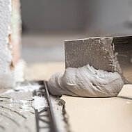 Neue Spachtelmassen f&uuml;r kritische Untergr&uuml;nde und schnelle Reparaturen 