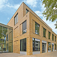 Hagemeister: Modernistischer Klinkerbau trifft auf zeitgemäße Interpretation