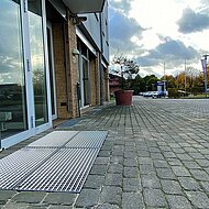 Modulare Sauberlaufzone sorgt  für gepflegten Eingangsbereich