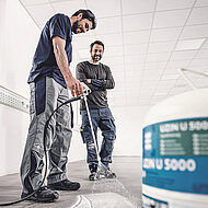 Uzin Utz: Sprühen statt aufrollen