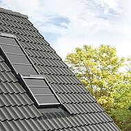 Velux: Hitzeschutz und Verdunkelung für unterschiedliche Ansprüche