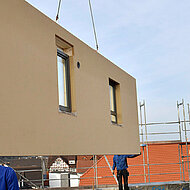 Multi-Dämmtalent aus regionalem Holz