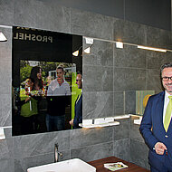 Proline: Fertig in 15 Minuten - Wandnische mit Licht und Ladestation