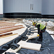 Druck- und wasserfeste Dämmung von Biogastanks