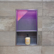 Schlüter-Systems: Beleuchtete Nischen jetzt auch mit smarter Steuerung