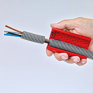 Wellrohre trennen ohne Beschädigungen des Innenlebens