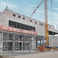 Meva Schalungs: Ein Traggerüst als kompetenter Helfer  