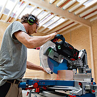 Robert Bosch: Akku-Kapp- und Gehrungssäge für leistungsintensive Anwendungen