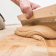 Komplettanbieter Pallmann setzt Akzente in den Bereichen: Versiegelungen, Maschinen und Kitt für Parkett