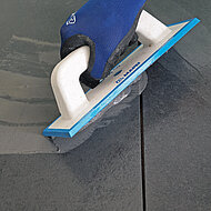 Mapei: Die schnelle Flexfuge mit dem Perleffekt - Wasserabweisend und reinigungsfreundlich