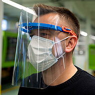 DRUTEX PRODUZIERT SCHUTZMASKEN MIT VISIER IM KAMPF GEGEN DAS CORONA-VIRUS