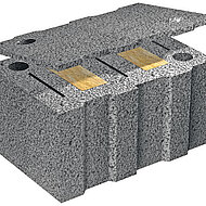 Jasto Jakob: Leichtbeton-Thermsteine und »Trendline«-Pflaster im Vordergrund