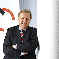 Höhere Umsatzerlöse und niedrigeres Betriebsergebnis