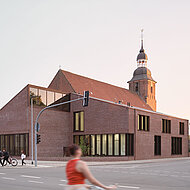 Wasserstrichklinker zwischen Rot und Braun