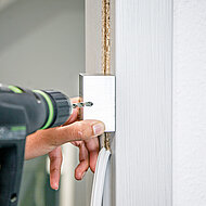 Nützliche Helfer für die Innentürmontage