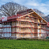 Kindertagesstätte in Holzbauweise mit Lehmplatten ausgestattet