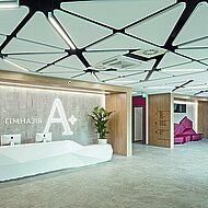 KNAUF AMF: Maßgeschneiderte Akustiklösungen für Gymnasium in Kiew