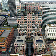 Hagemeister: Taktile Ausstrahlung U-förmiger Block mit Öffnung gen Süden