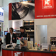 Abdichten und Verbinden_ Extrem starke Klebstoffe und Dichtanstriche vorgestellt