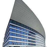 »Eins«: Neuer Schwung am alten Hafen