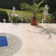 Keramik- und Natursteinbeläge auf Terrassen und Balkonen sicher und dauerhaft verlegen 