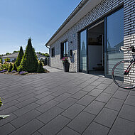 Gartenpflaster mit speziellem Glitzereffekt