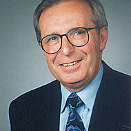 Trauer um Professor Schmid