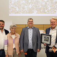 Günter Broeks feiert 30-jähriges Jubiläum bei Schlüter-Systems