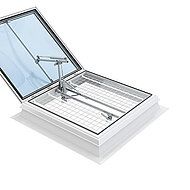 Kingspan: Lichtkuppel mit integrierter Brandschutzlösung