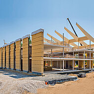 Liapor: Leichtbeton-Elemente für Europas größte Lehmfassade