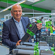 Sicher durch bewegte Zeiten: Traditionsunternehmen feiert Jubiläum