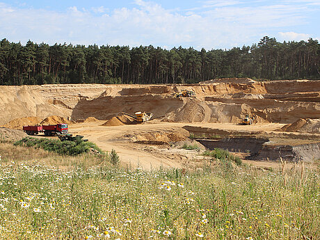 Laumans: 125 Jahre Leidenschaft zum Ton – Dachziegel-Herstellung in vierter Generation