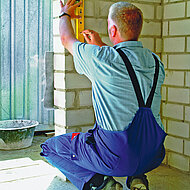 Stabila: Wasserwaage bietet Hilfestellung bei Steckdosen-Installation