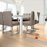 Überwachung des Umgebungsklimas schützt den Parkettboden