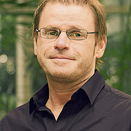 Vertrieb und Anwendungstechnik verstärkt