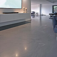 Arturo: Effektvoller Betonlook - Wohnhausumbau mit PU-Bodenbeschichtung