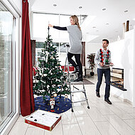 Neue Stufen-Stehleiter ist praktisch, sicher und vielseitig