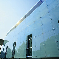 Joh. Sprinz: Linienförmige oder punktgelagerte Glasflächen 