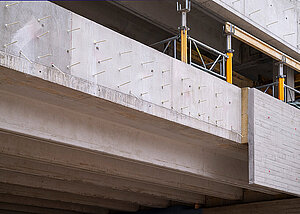 W&auml;rmebr&uuml;ckenfrei befestigt, materialsparend gebaut