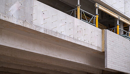 W&auml;rmebr&uuml;ckenfrei befestigt, materialsparend gebaut