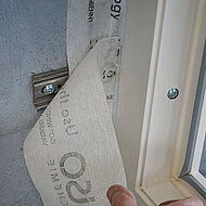 ISO-Chemie: Punktuell abdichten mit klebenden Pads